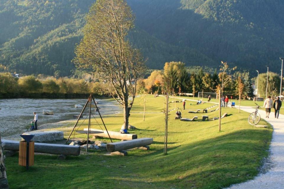 Gruppenhaus Thalackerhof Brunico Bagian luar foto